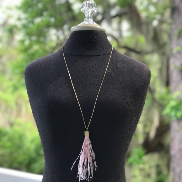 NWT Blush Pink Gold Long Delicate Feather Necklace - Picture 1 of 6